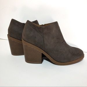 Soda Women's Closed Toe Zipper Block Stacked Chunky Heel Ankle Bootie